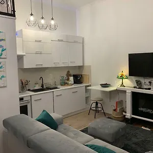 Charming In The Heart Of The Jewish District! Appartamento